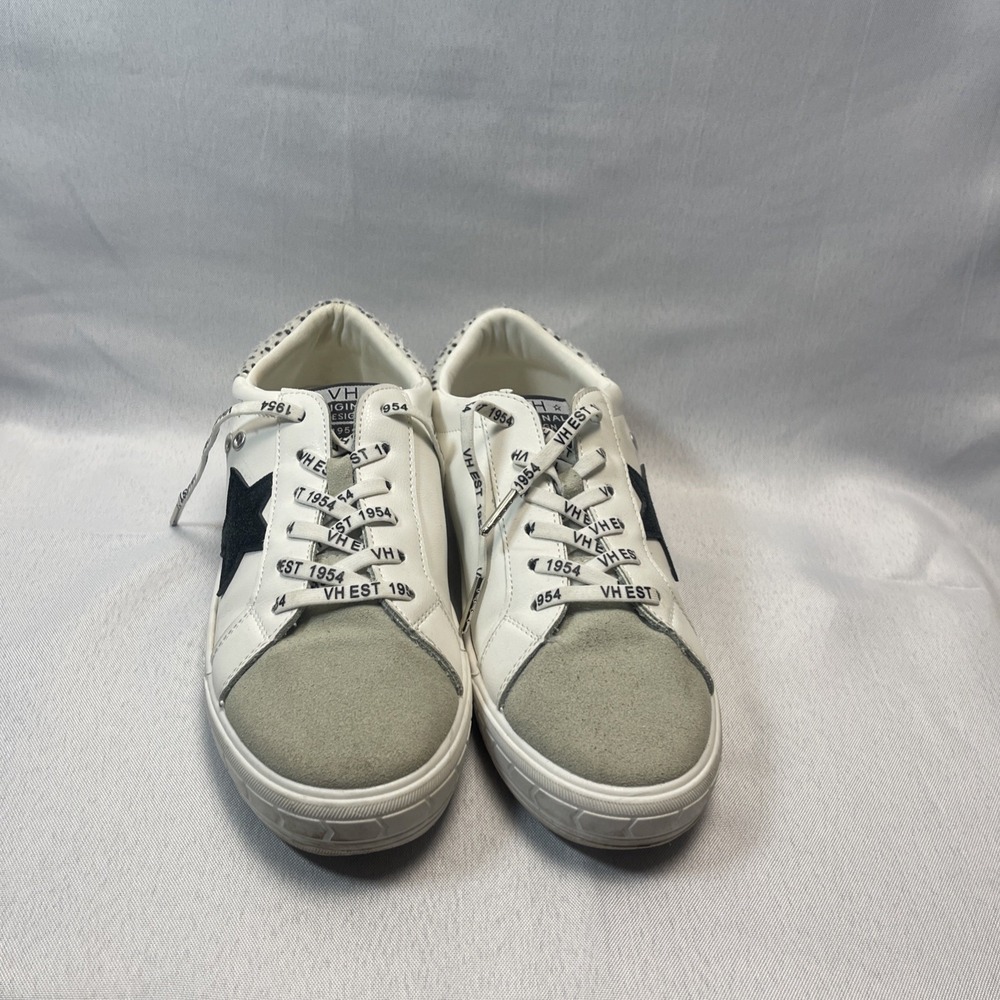 Vintage Havana Women's White Gray Low Top Sneakers Lace Up Logo Athletic Casual